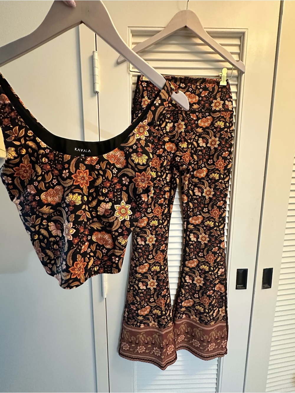Kavala Women's Floral Crop Top & Flare Pant Set Medium